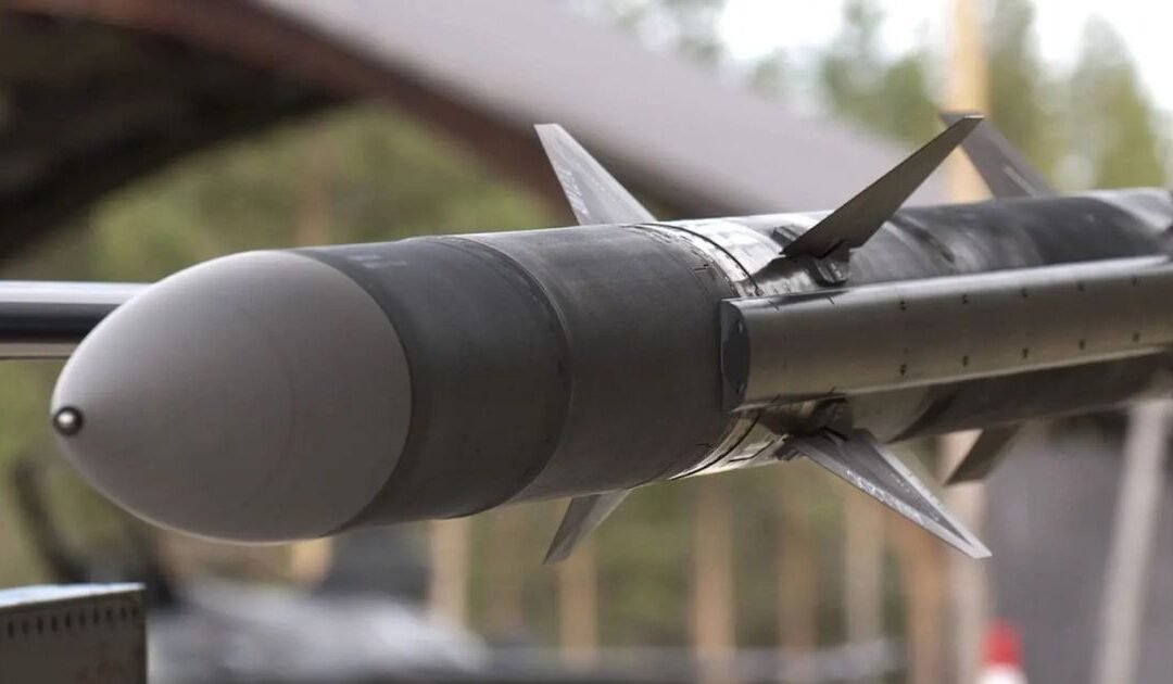 PAF F-16 Modernization: Advanced AIM-120C-8/D-3 AMRAAM Missiles Approved by U.S.