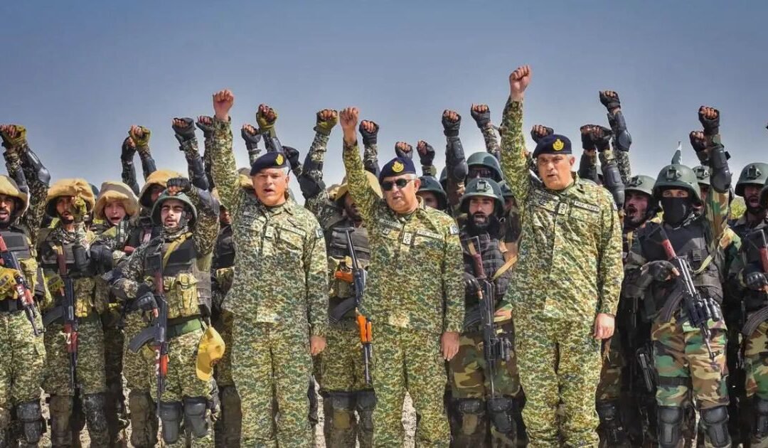 Admiral Naveed Ashraf Reaffirms Maritime Security Commitment During Creeks Area Visit