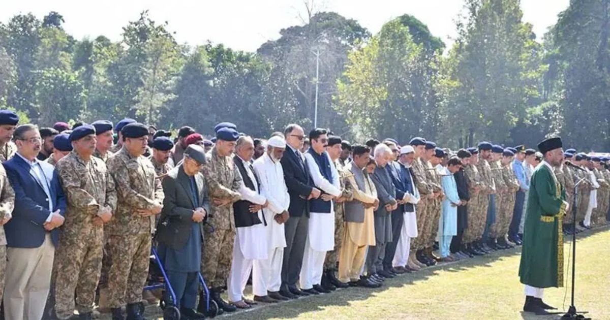 Funeral Prayers Held for 14 Soldiers Martyred in Clashes with Afghanistani terrorists