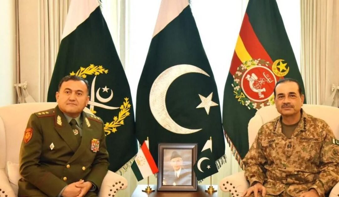 Pakistan Army, and Tajikistan Defence Forces Strengthen Military Ties in GHQ meeting