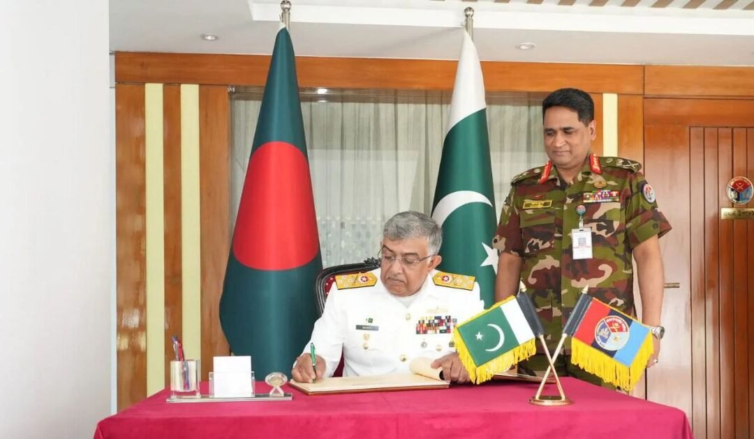 Pakistan Navy Chief Admiral Naveed Ashraf Meets Bangladesh’s Lt Gen S.M. Kamrul Hassan to Bolster Maritime Ties