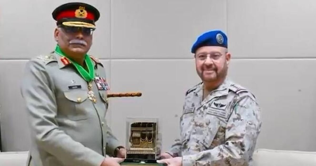 Pakistan’s CJCSC General Sahir Shamshad Mirza Awarded Saudi Arabia’s Highest Military Honour