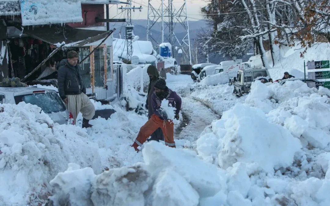 Pakistan Army Intensifies Relief Operations in Snow-Bound North