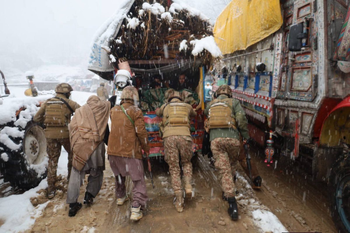 Pakistan Army Rescue and Relief Operation Underway in Orakzai, and Kurram Amidst Heavy Snowfall