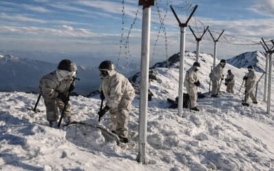 Pakistan Army, and FC Balochistan Maintain Vigilance Amidst Harsh Winter at Pak-Afghan Border