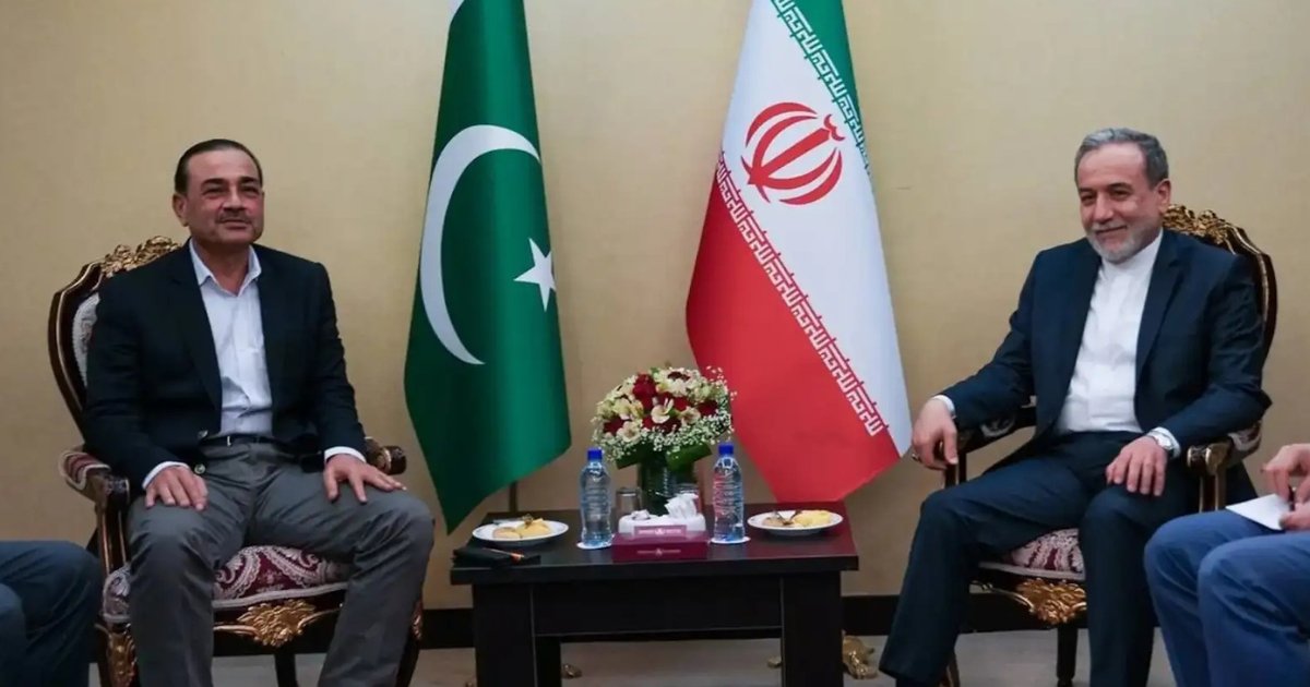CDF FM Asim Munir met Iranian FM Abbas Araghchi in Islamabad CDF FM Asim Munir met Iranian FM Abbas Araghchi in Islamabad